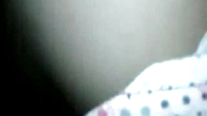 რუსი გოგო დიდ უკანალიან ბიჭს ეტყობა.