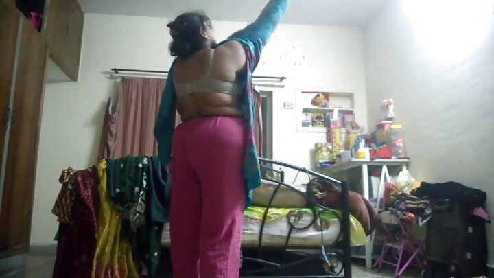 შავგვრემანი არია ვალენსია დიდ შავკანიან მამაკაცს ეტყობა